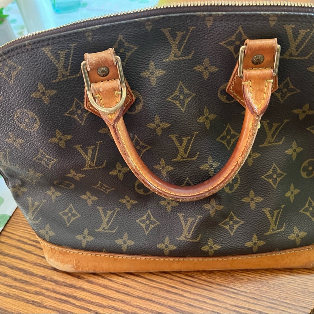 Louis Vuttion handbag